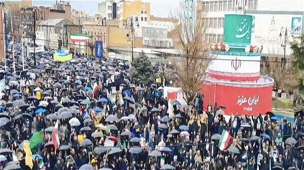 حضور باشکوه آذری ها در 22بهمن بارانی